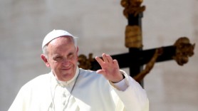 Papa Francisc dorește să-i salveze pe ruși. Suveranul pontif se oferă să negocieze pacea între Moscova și Kiev
